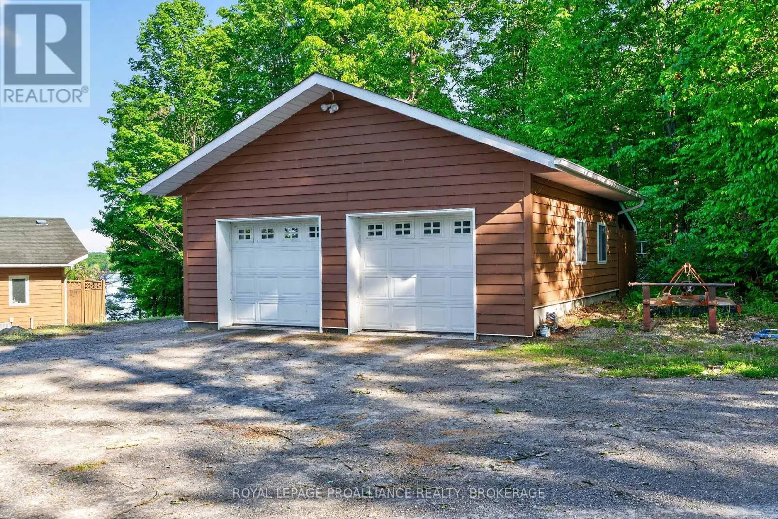 606 WHITES POINT ROAD
