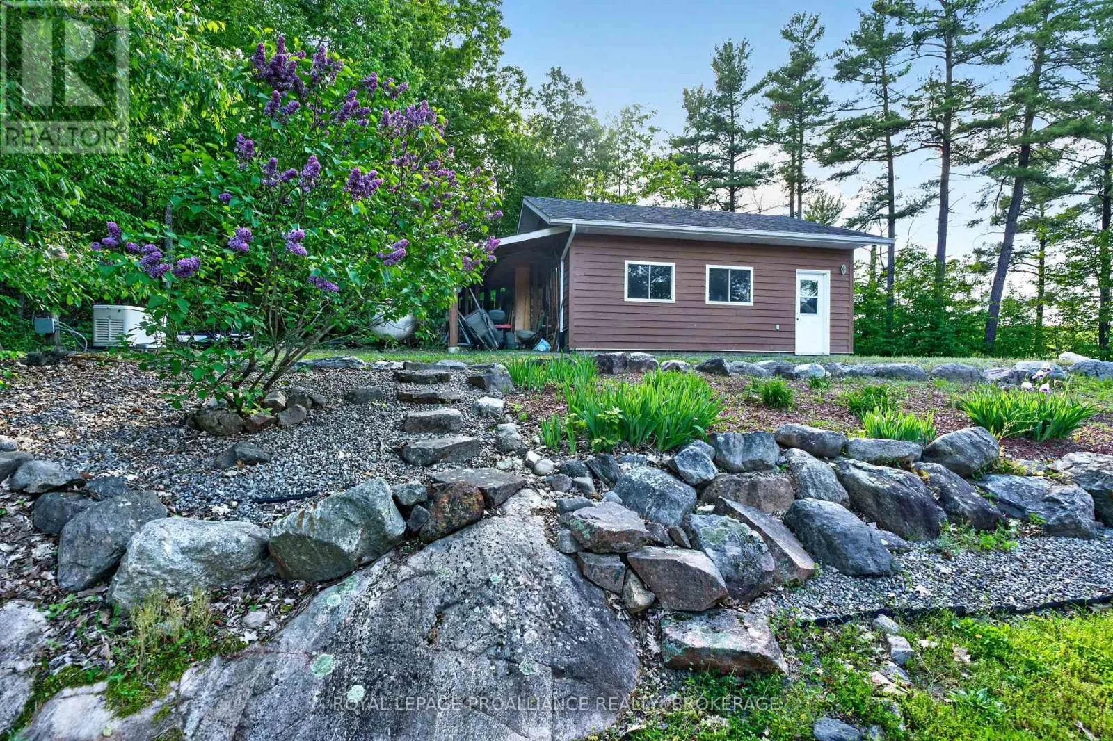 606 WHITES POINT ROAD