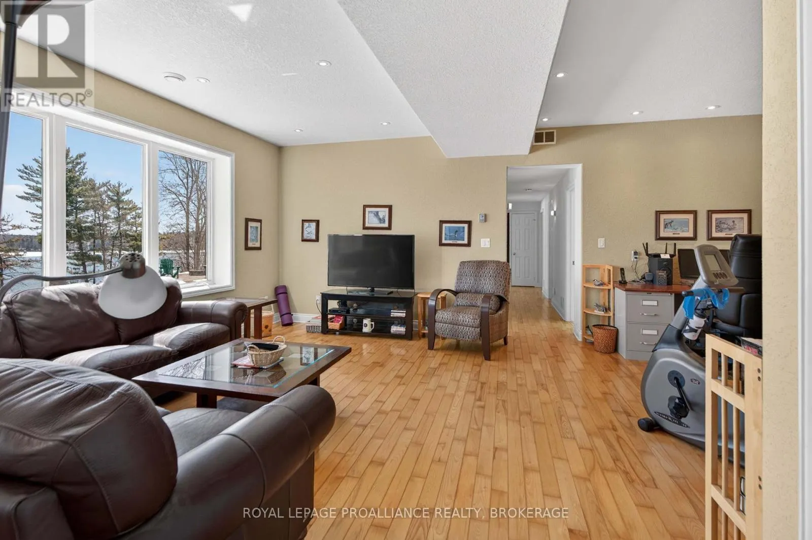 606 WHITES POINT ROAD