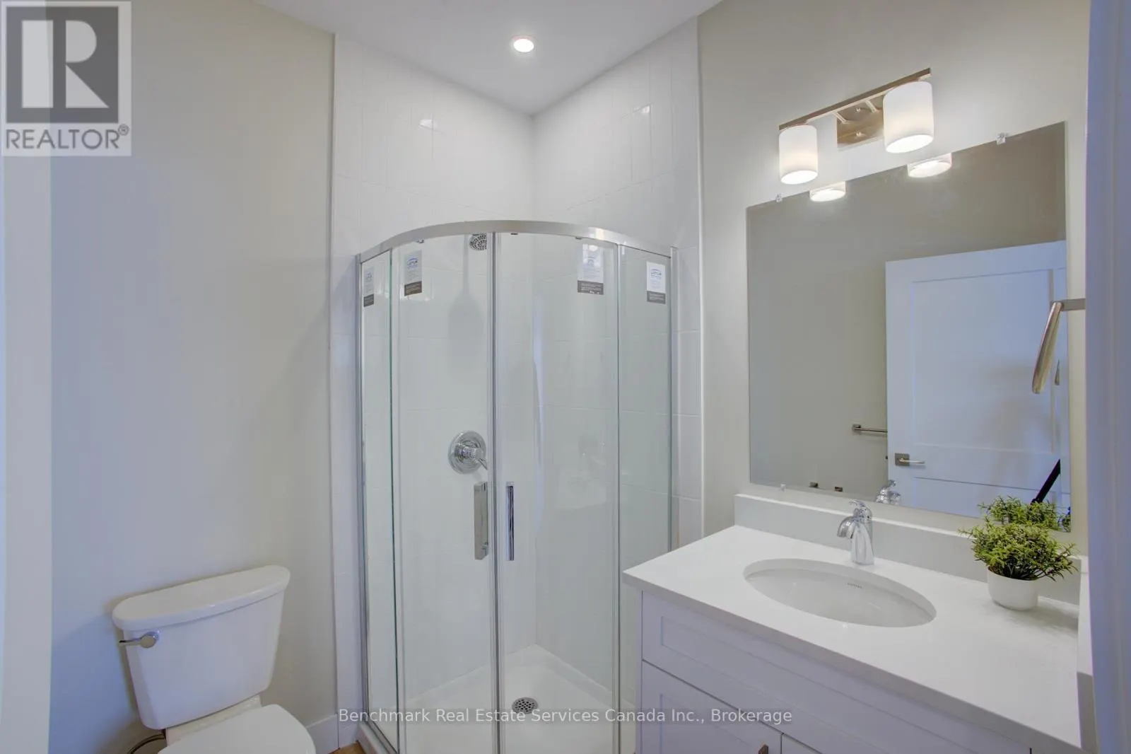 38 - 1182 QUEEN STREET #38