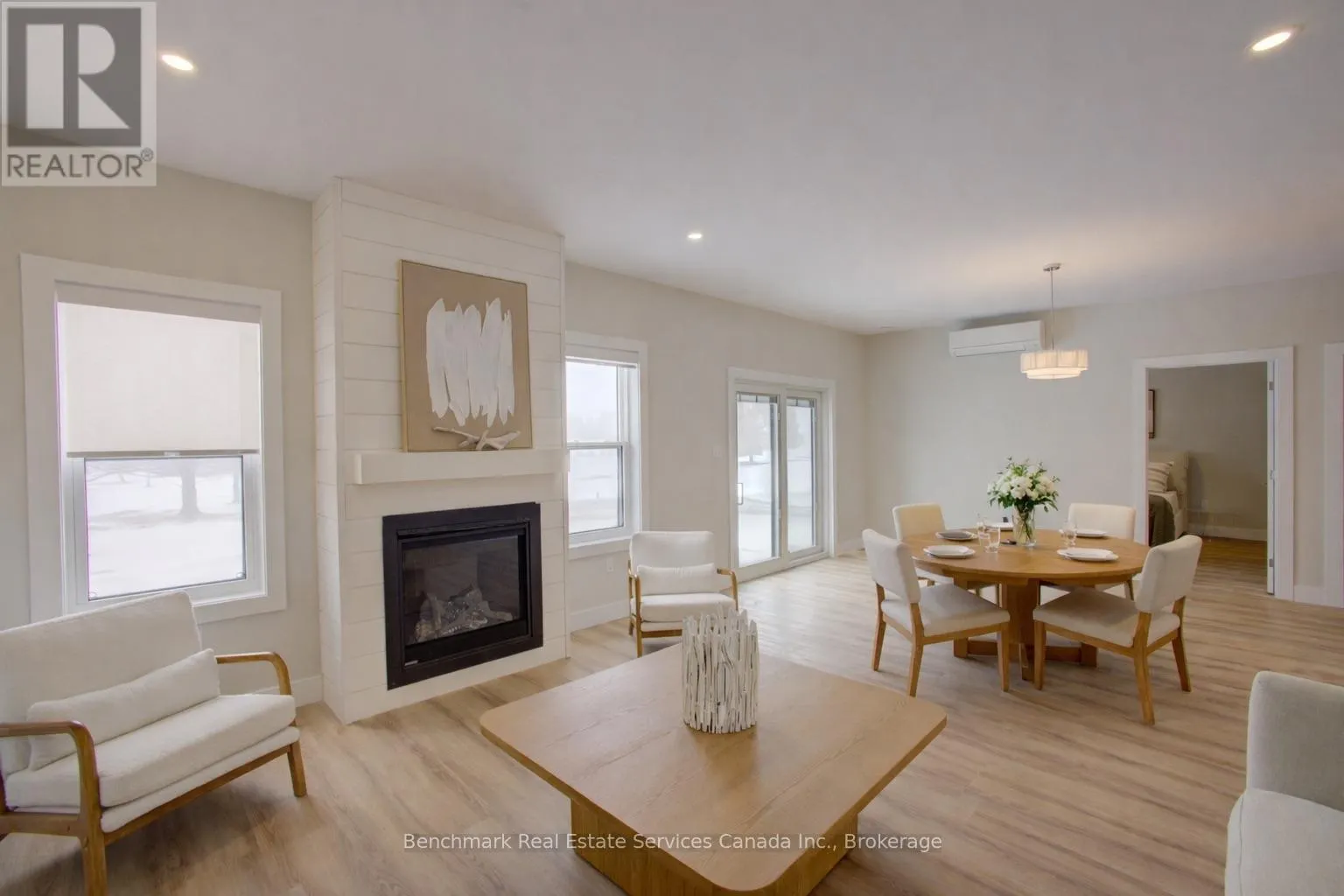 54 - 1182 QUEEN STREET #54