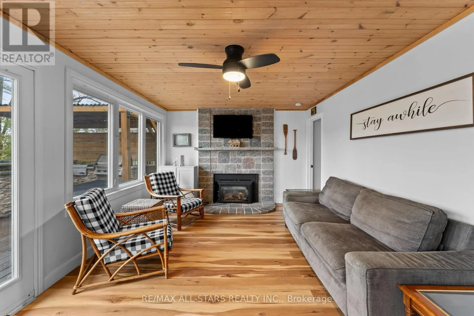 244 DEER BAY REACH ROAD S