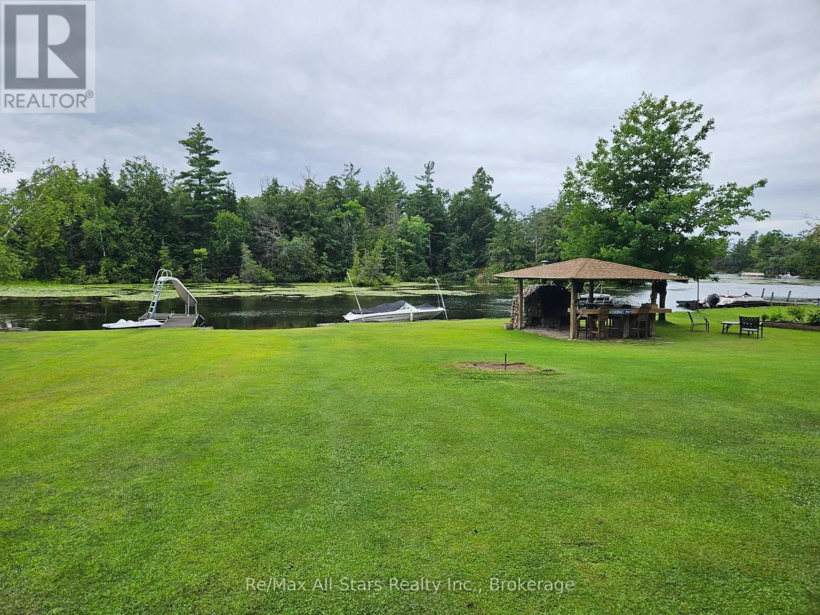244 DEER BAY REACH ROAD S