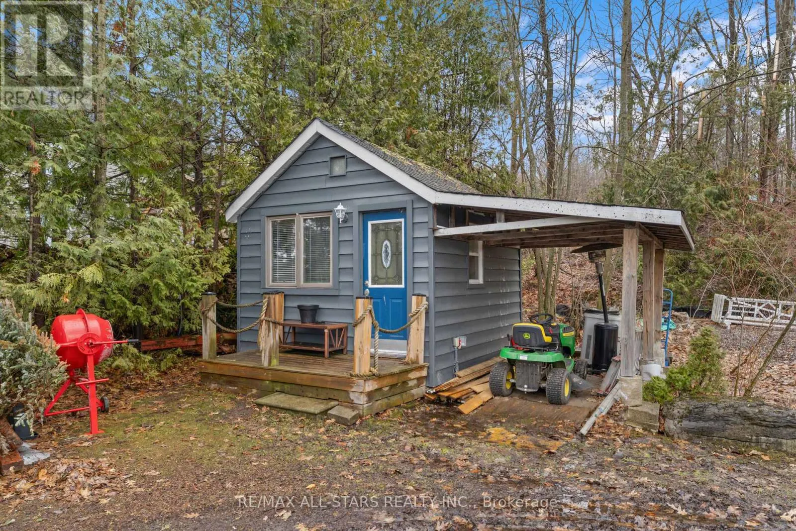 244 DEER BAY REACH ROAD S