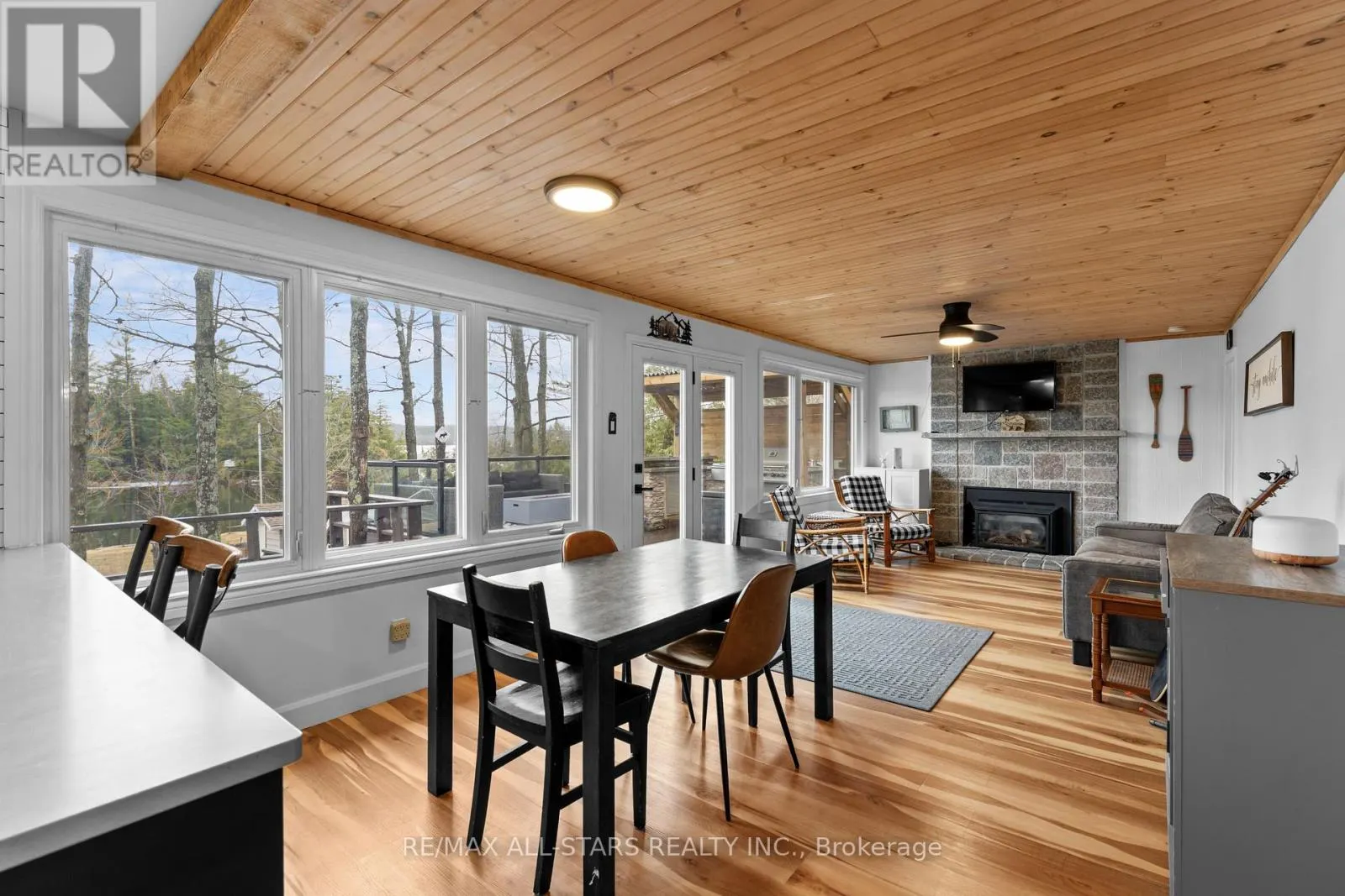 244 DEER BAY REACH ROAD S