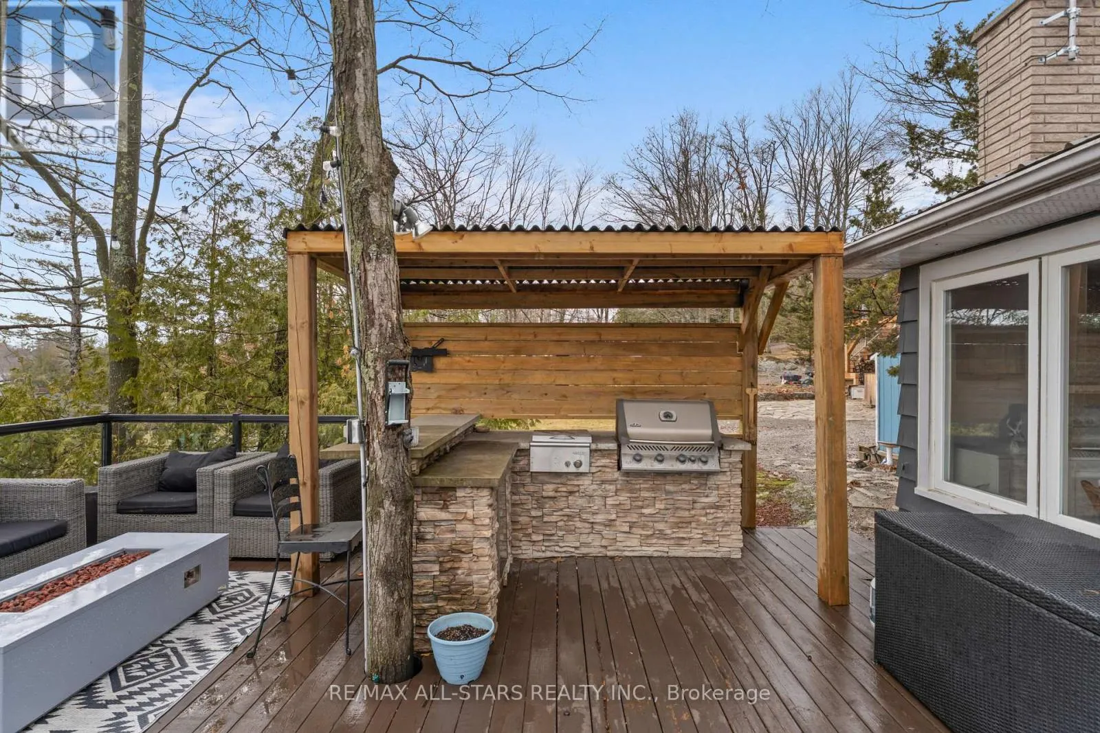 244 DEER BAY REACH ROAD S