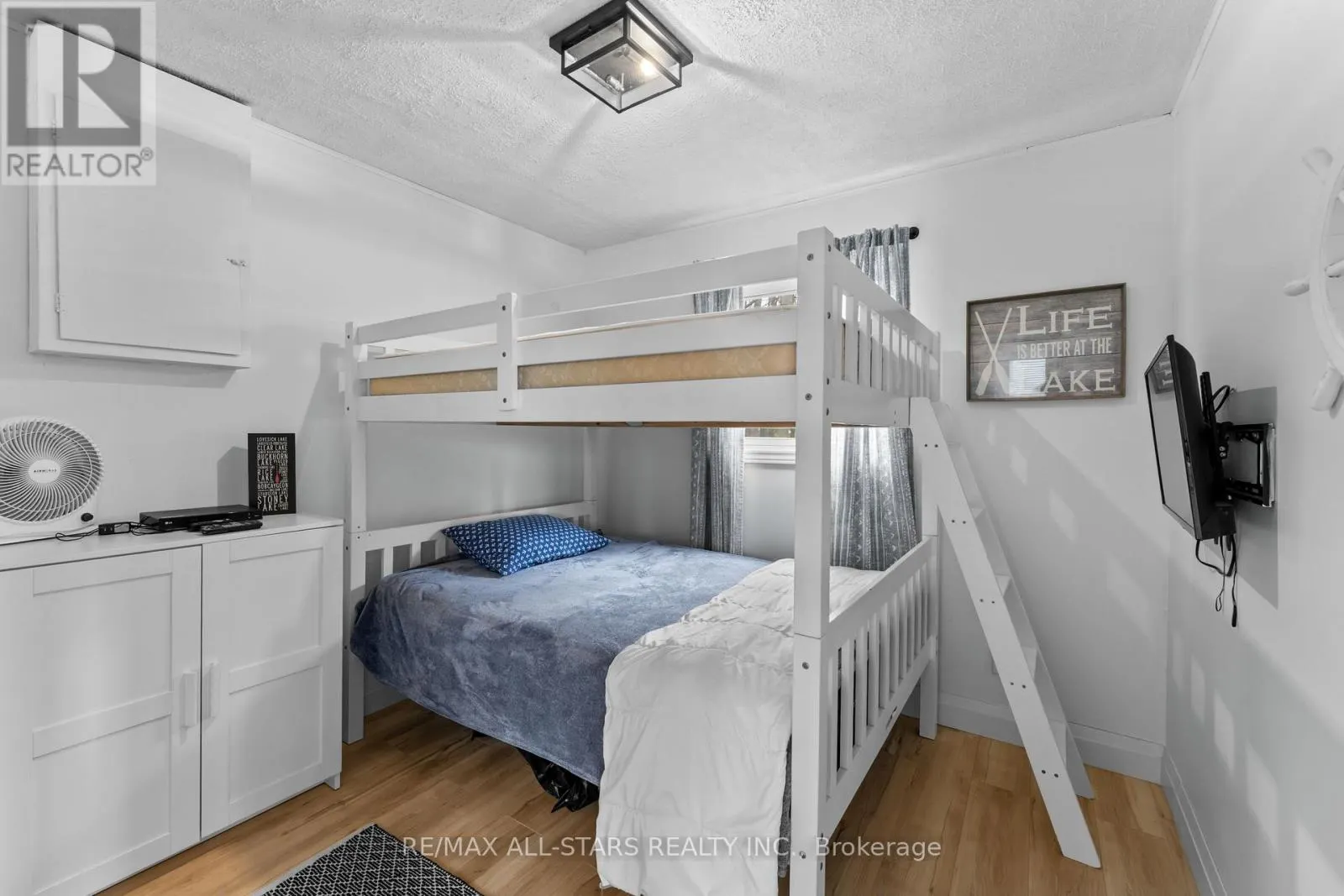 244 DEER BAY REACH ROAD S