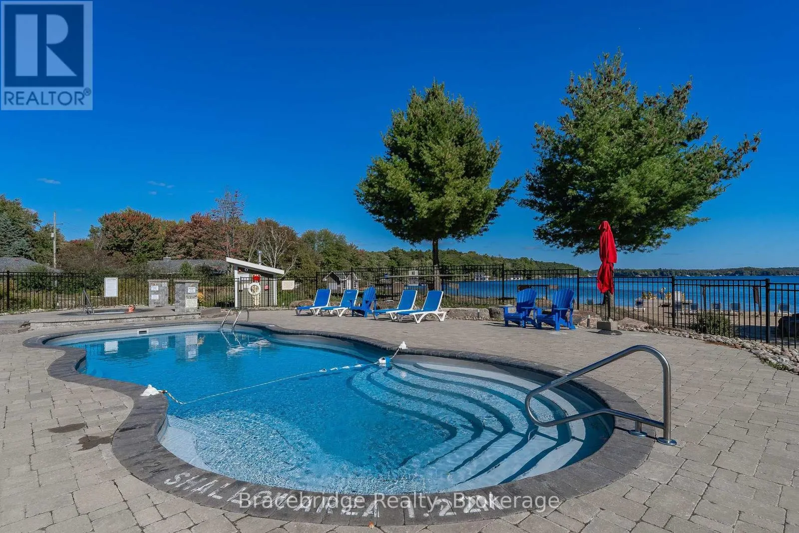 L215-C2 - 1869 MUSKOKA RD 118 HIGHWAY W #L215-C2