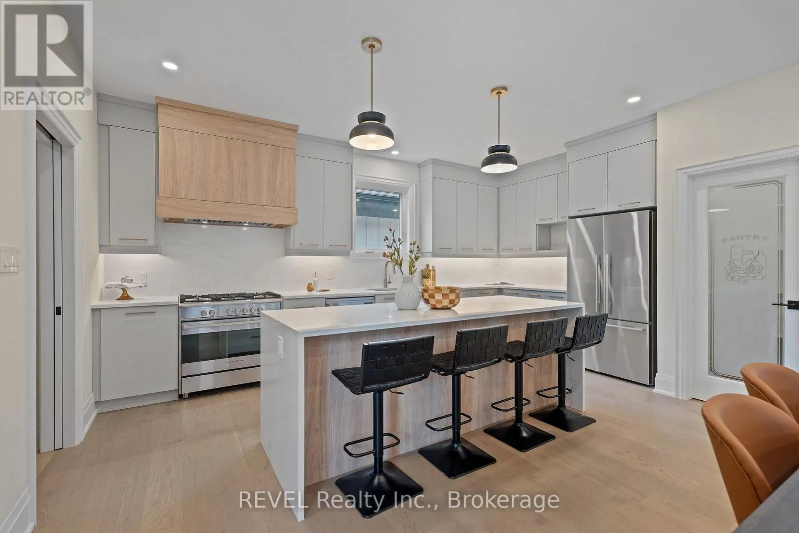 11 ACCURSI CRESCENT