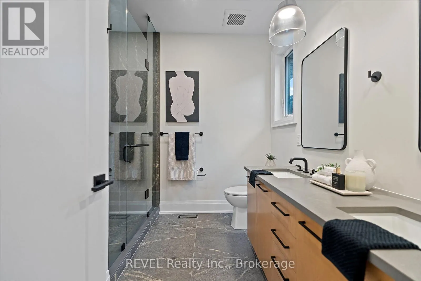 11 ACCURSI CRESCENT