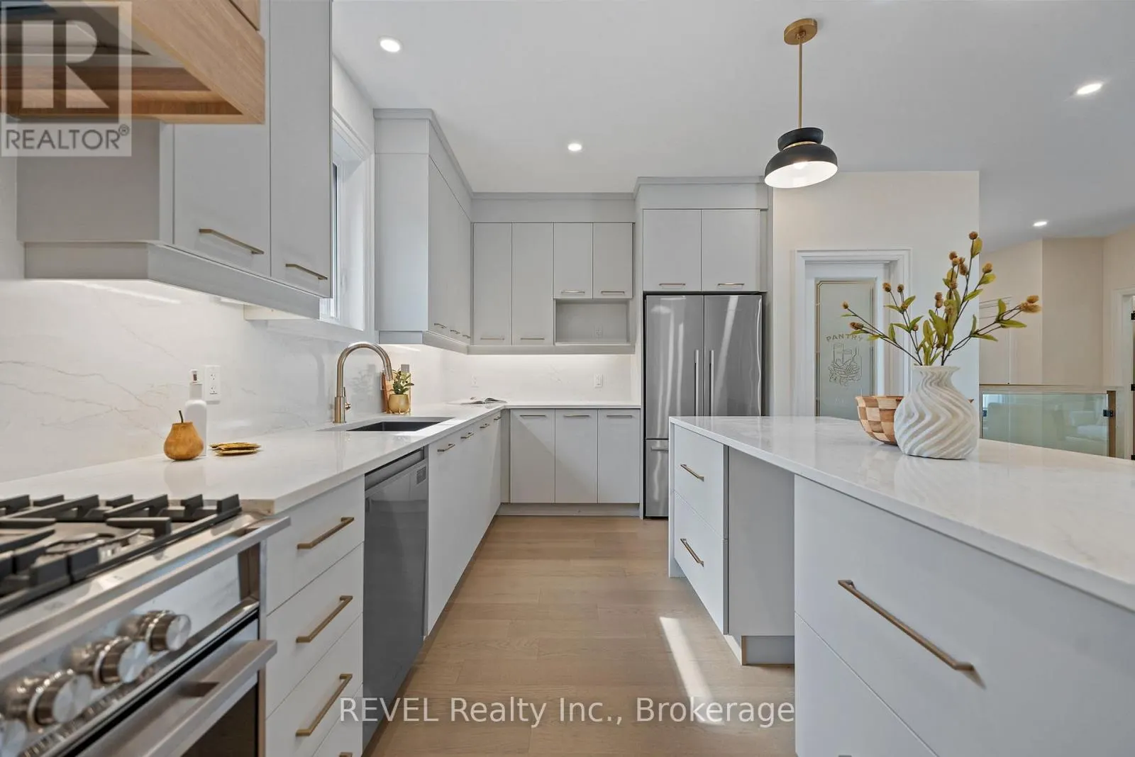 11 ACCURSI CRESCENT