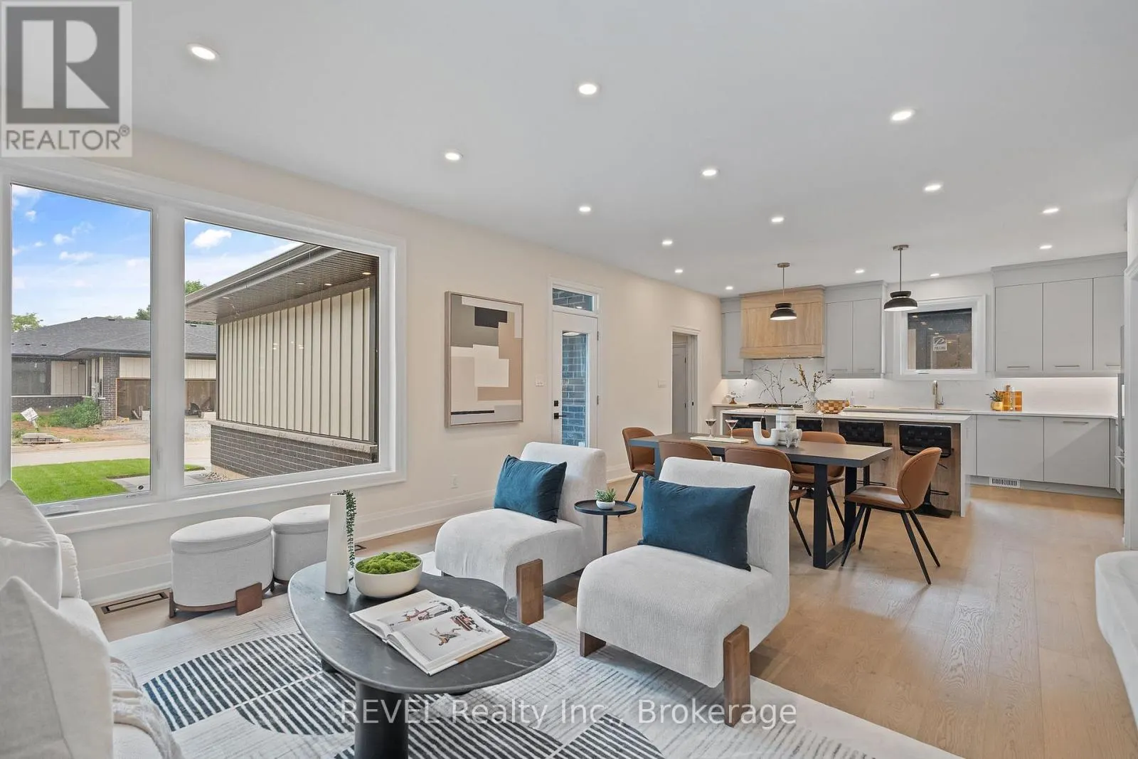 11 ACCURSI CRESCENT
