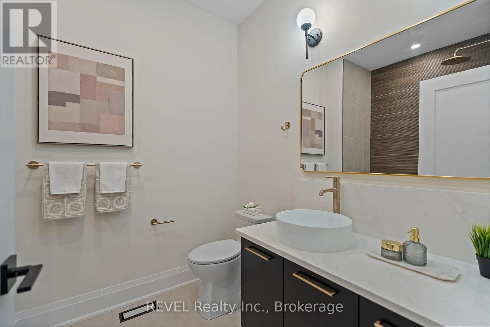 11 ACCURSI CRESCENT