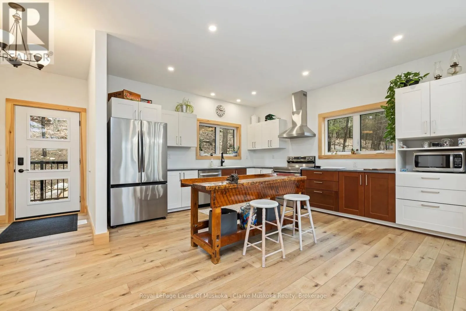 5 - 1062 PENNWOOD ROAD #5