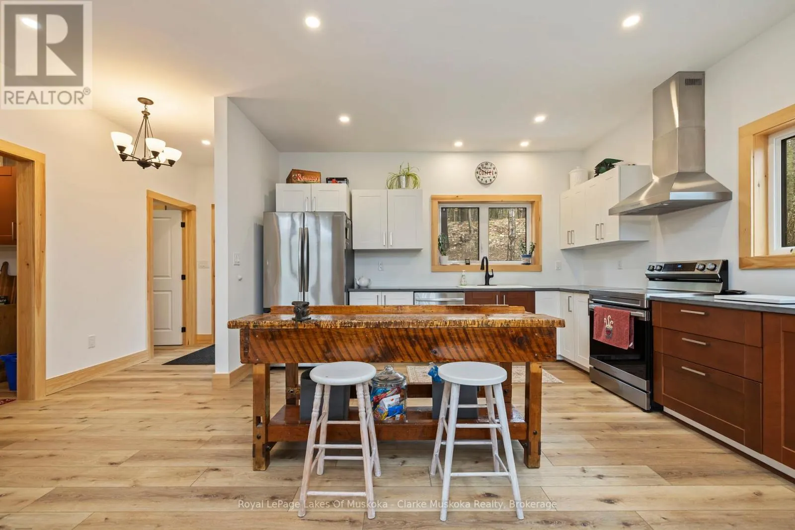 5 - 1062 PENNWOOD ROAD #5