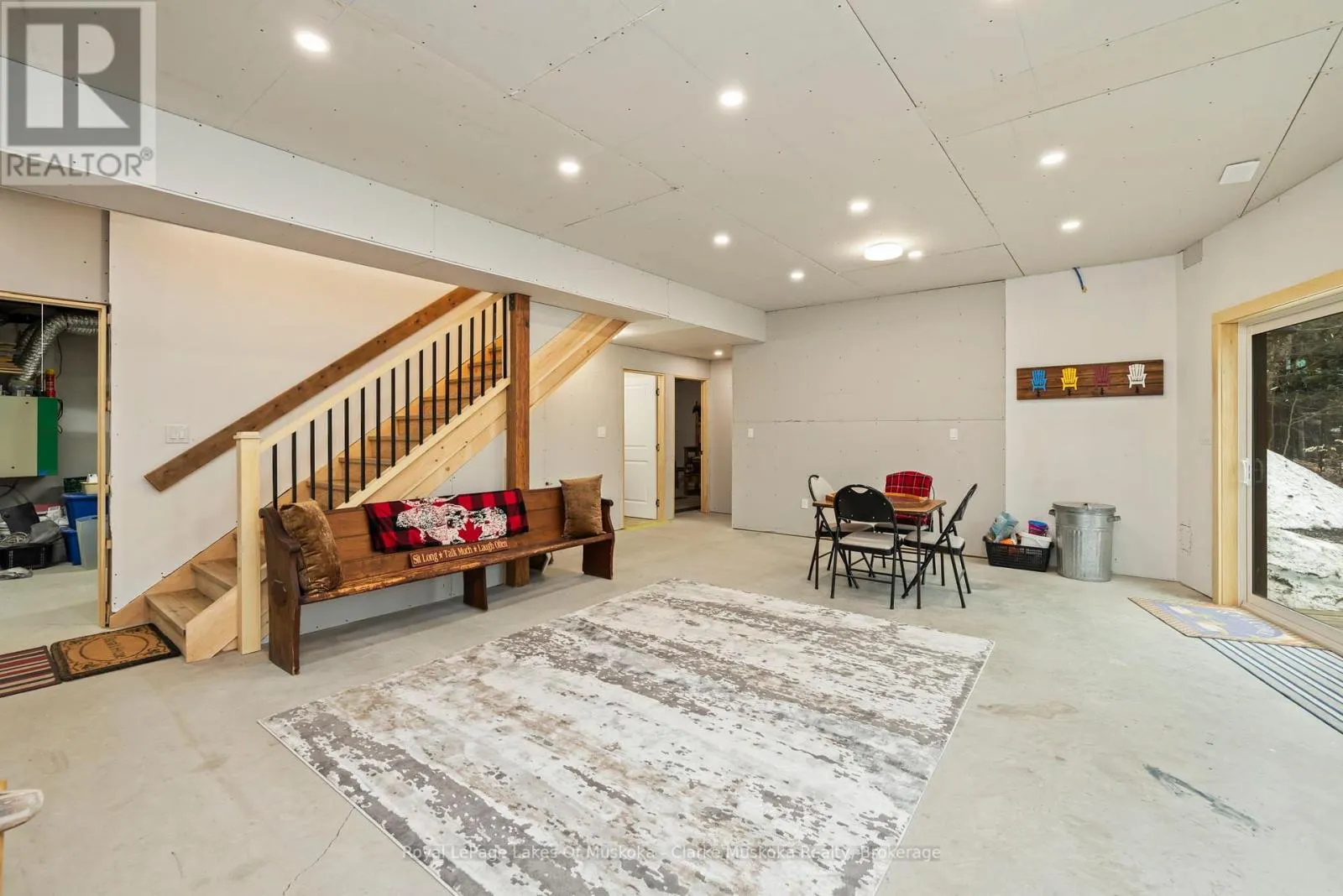 5 - 1062 PENNWOOD ROAD #5