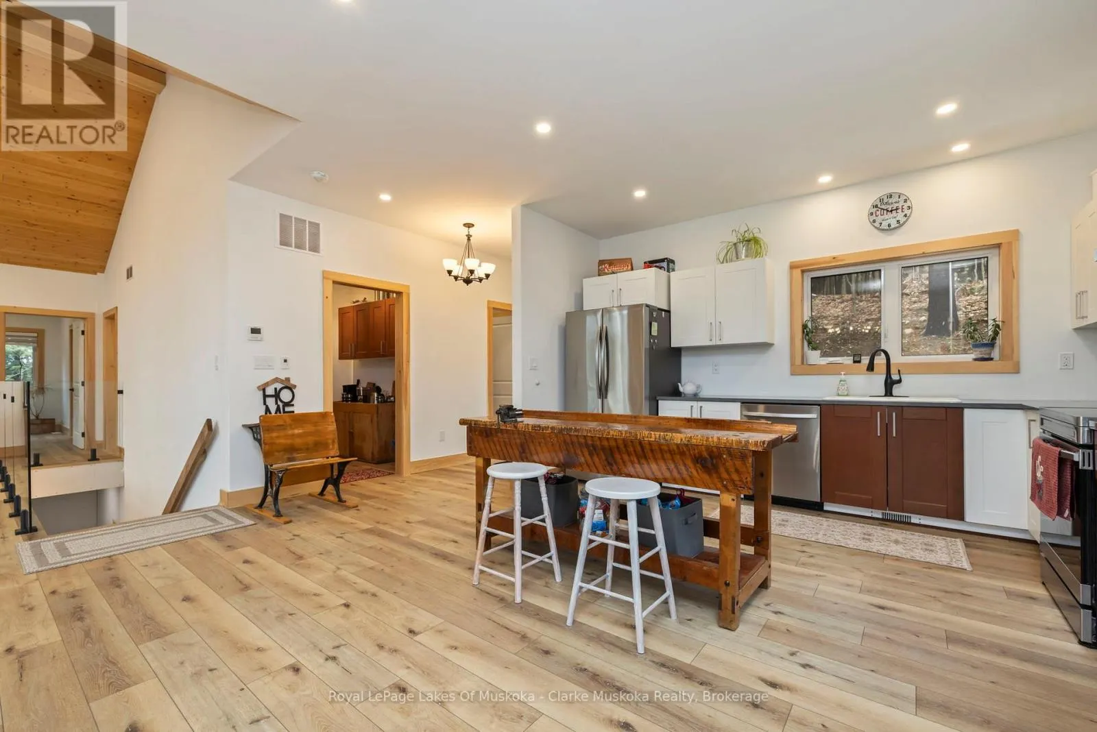5 - 1062 PENNWOOD ROAD #5