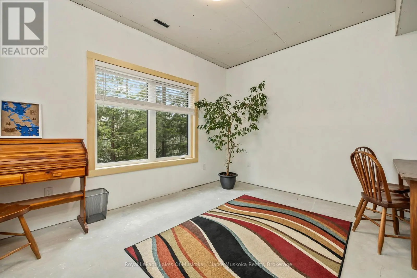 5 - 1062 PENNWOOD ROAD #5