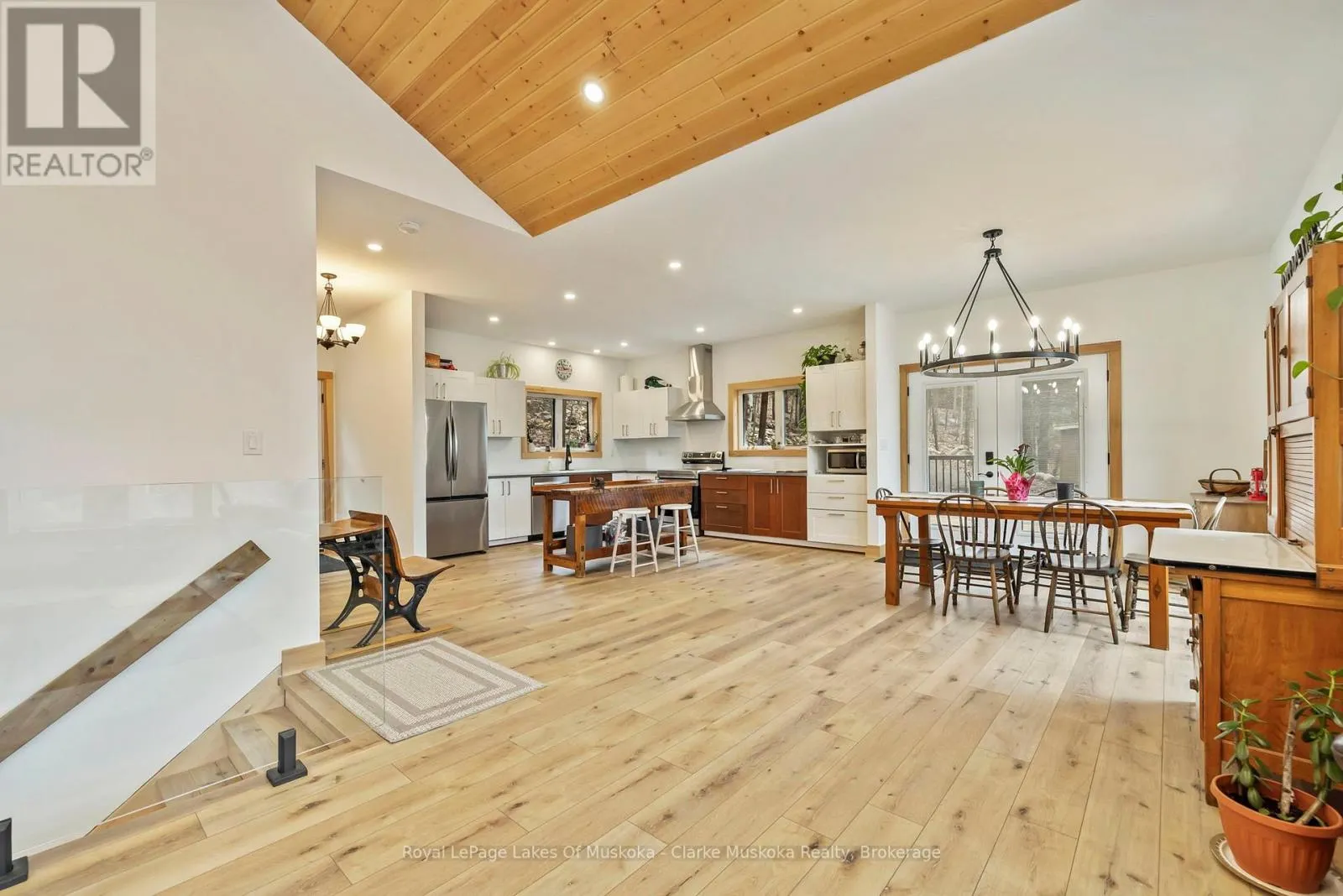 5 - 1062 PENNWOOD ROAD #5