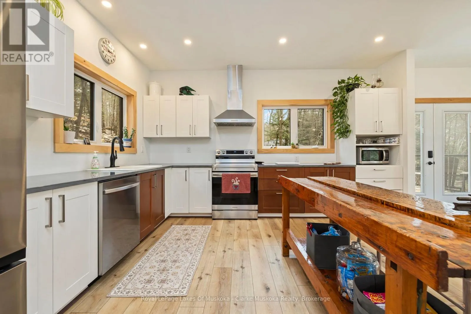 5 - 1062 PENNWOOD ROAD #5