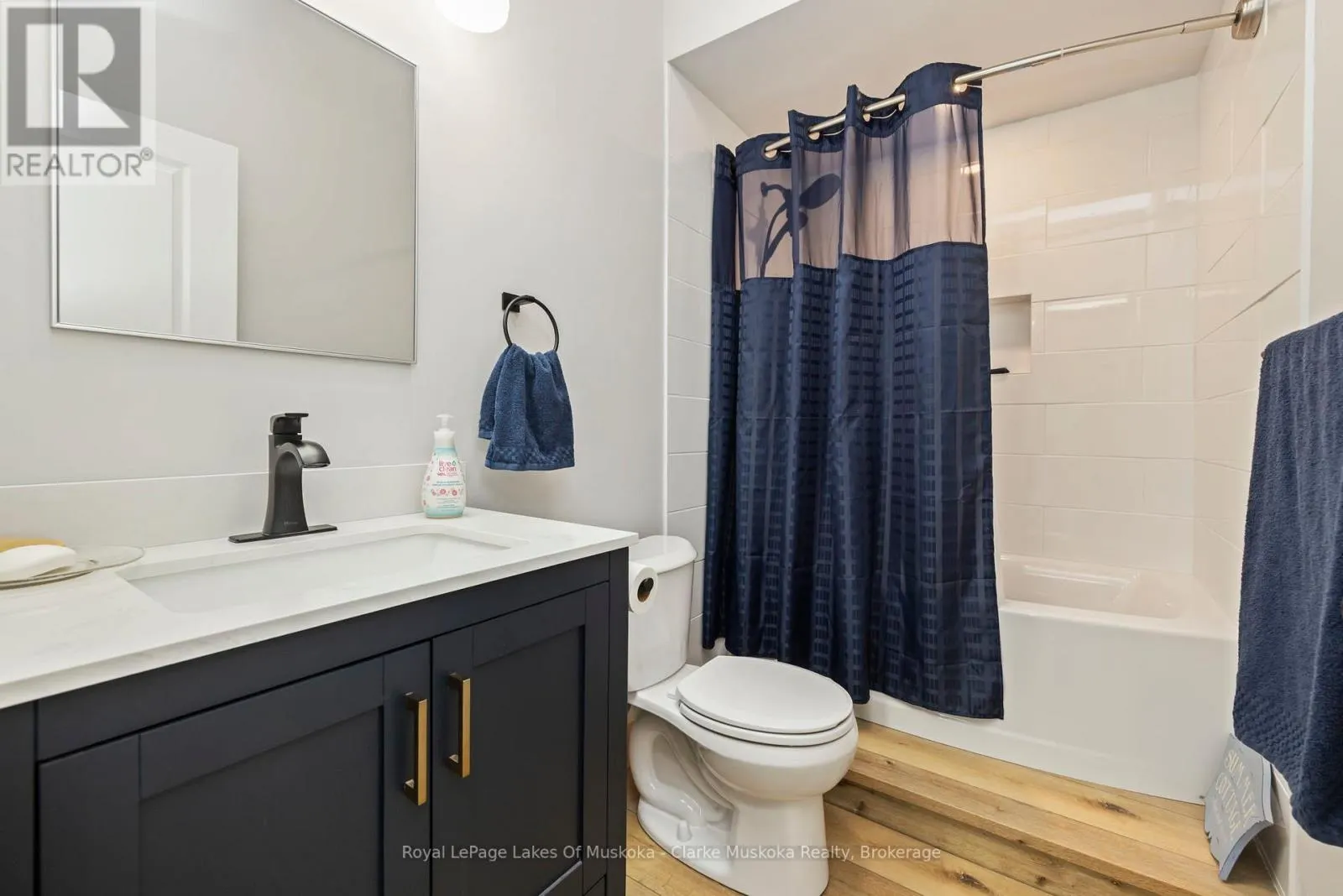 5 - 1062 PENNWOOD ROAD #5