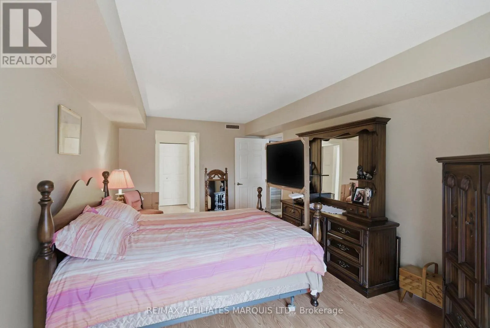 408 - 121 WATER STREET W