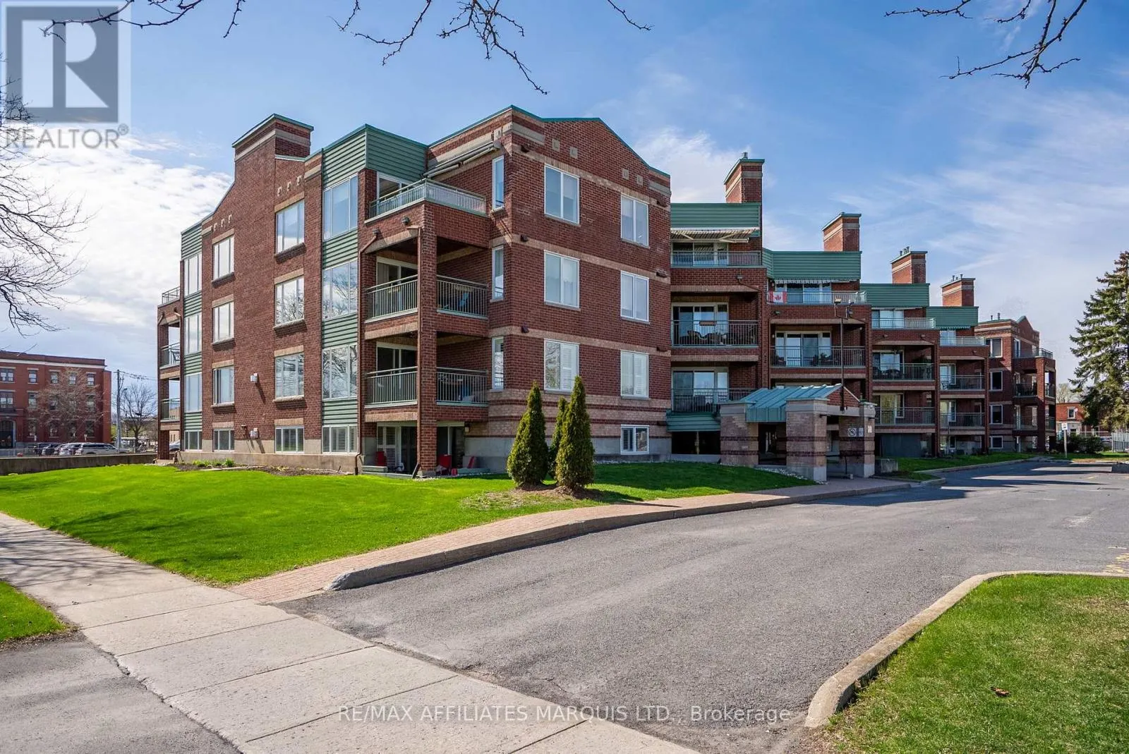 408 - 121 WATER STREET W