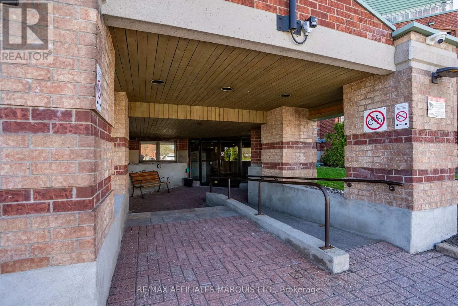 408 - 121 WATER STREET W