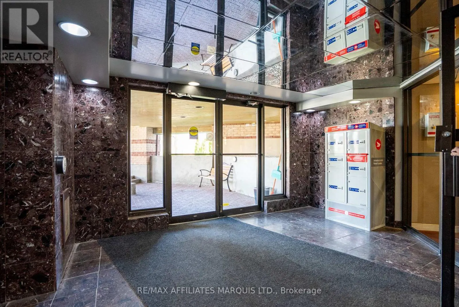 408 - 121 WATER STREET W