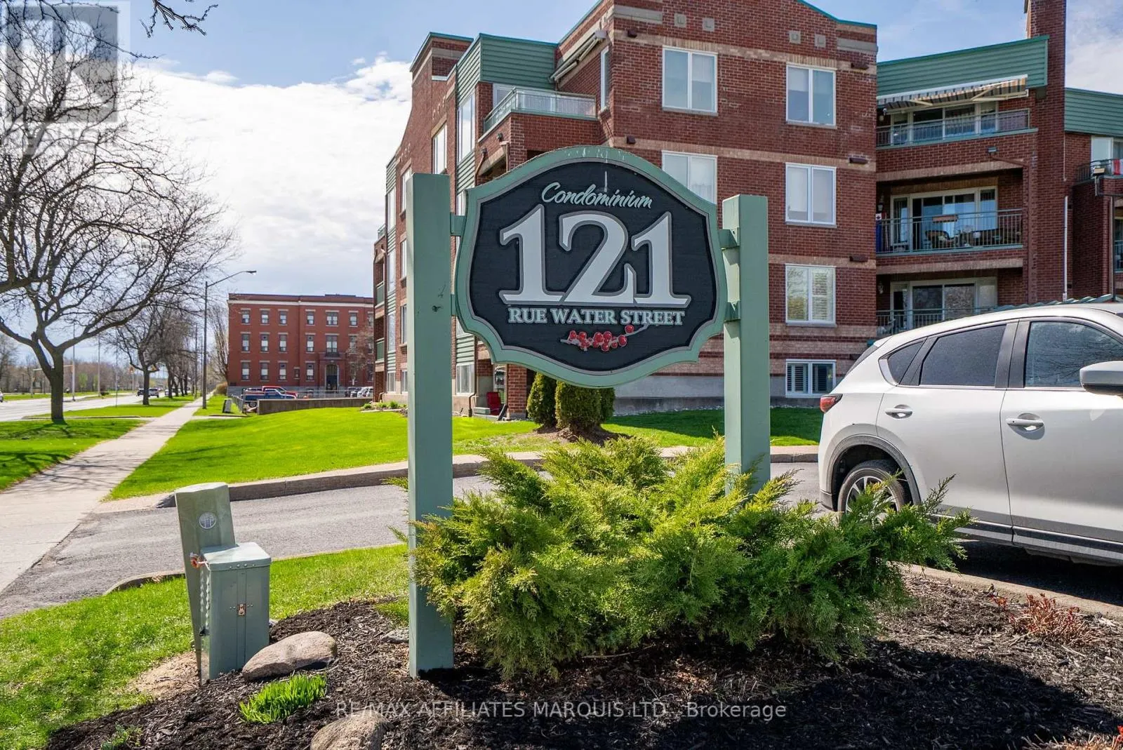 408 - 121 WATER STREET W