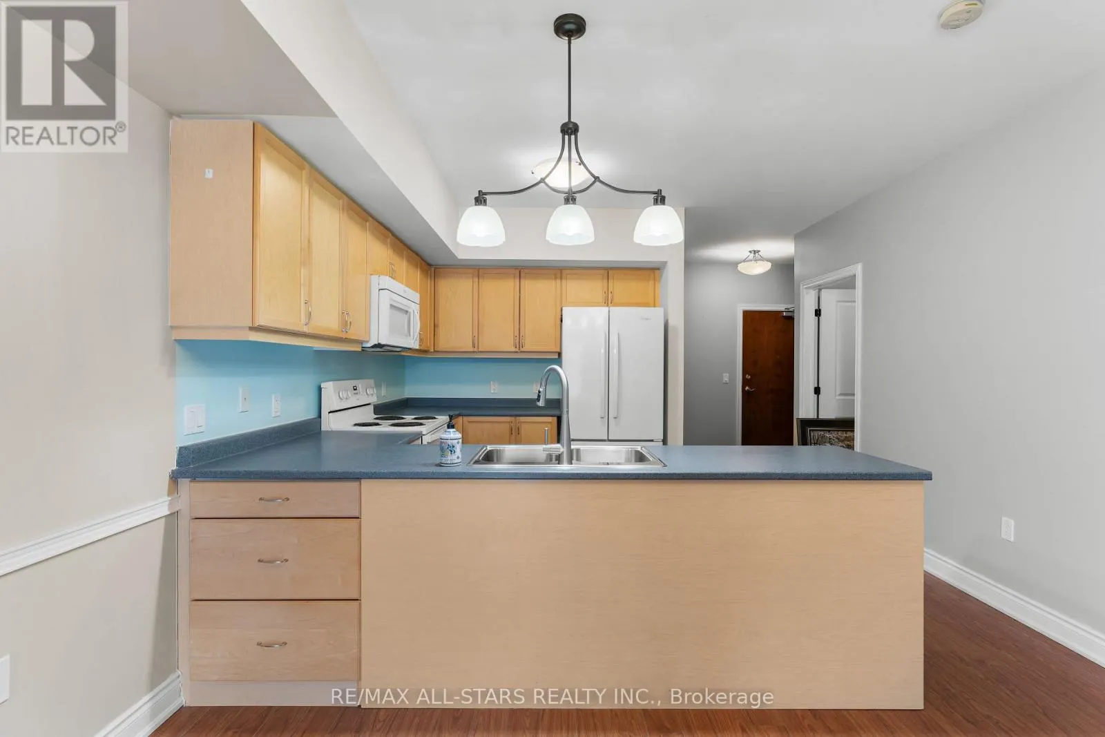 104 - 94 FRANCIS STREET W #104