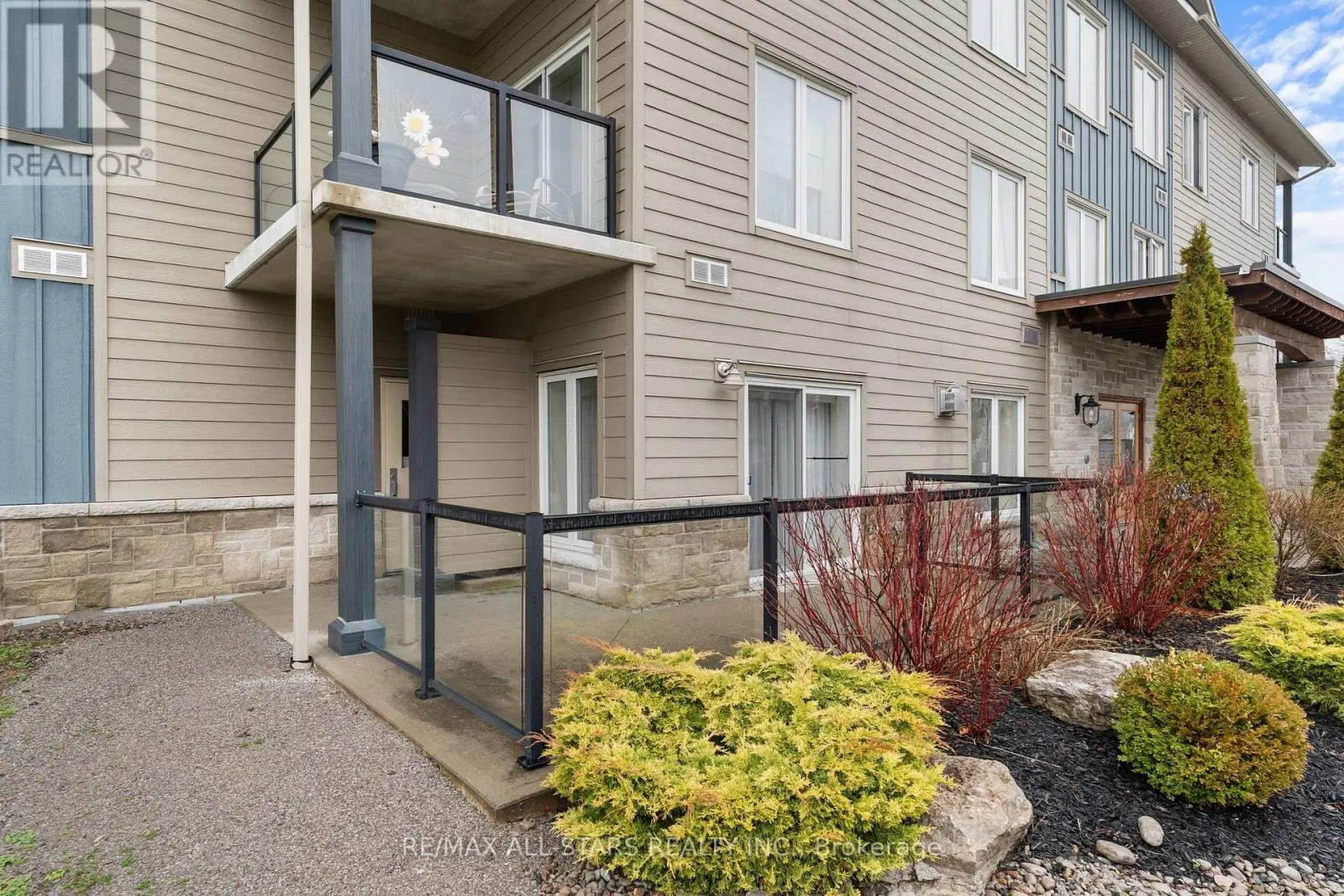 104 - 94 FRANCIS STREET W #104