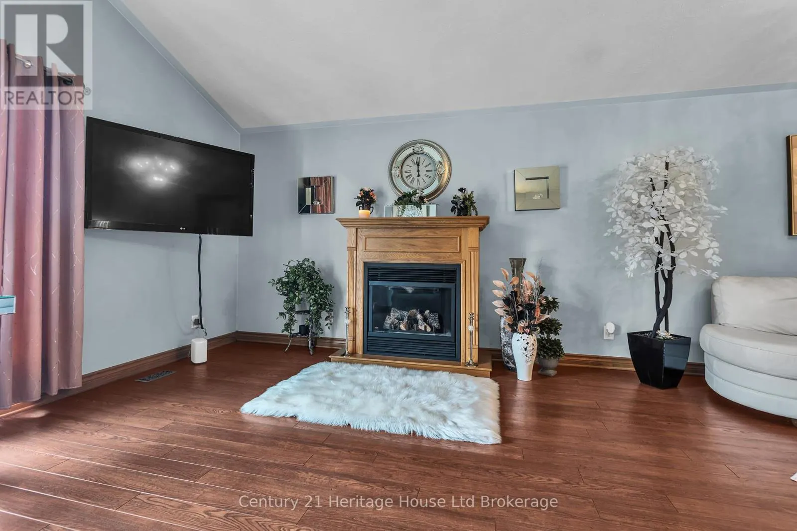 15 GIBSON DRIVE