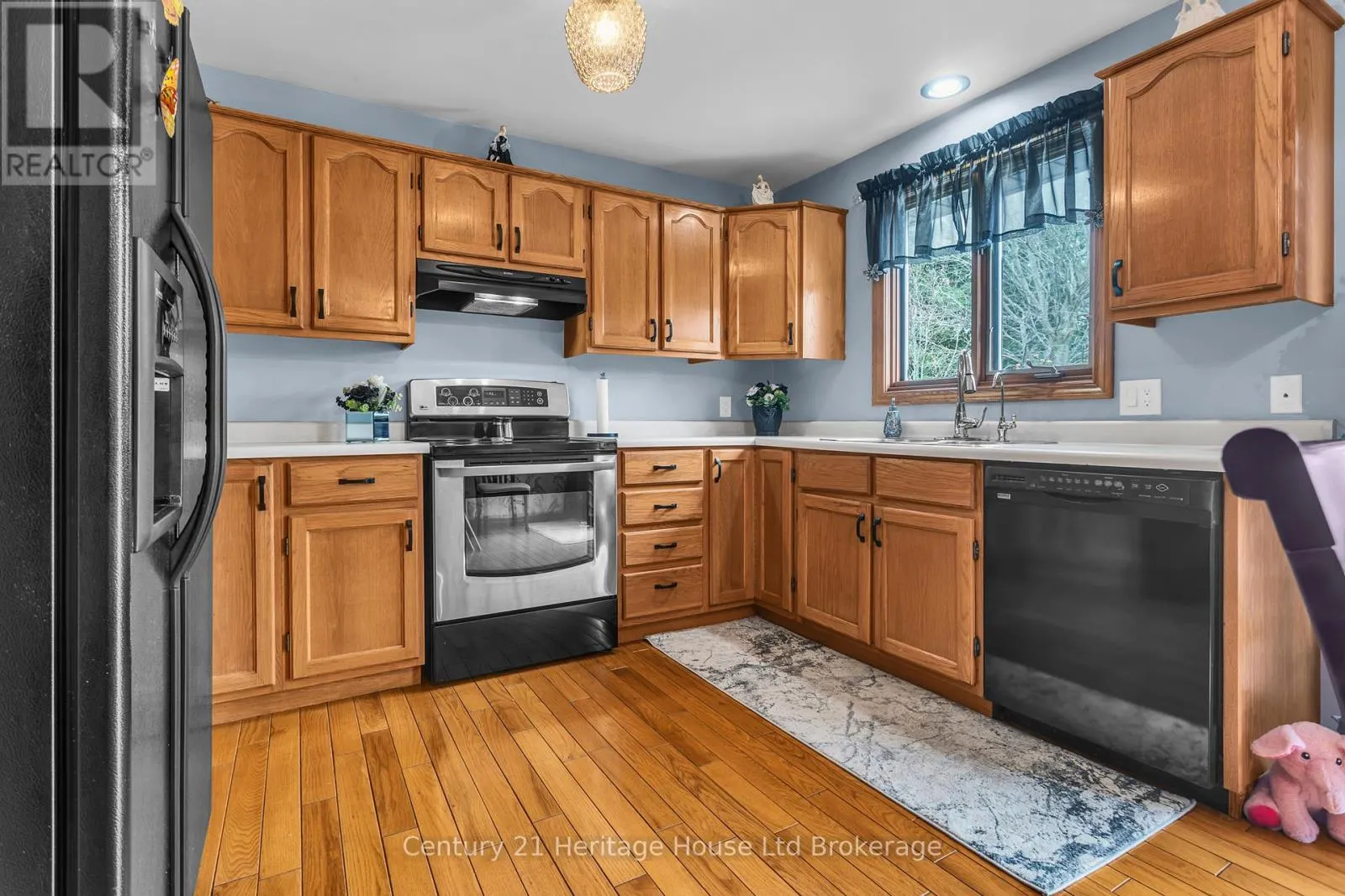 15 GIBSON DRIVE