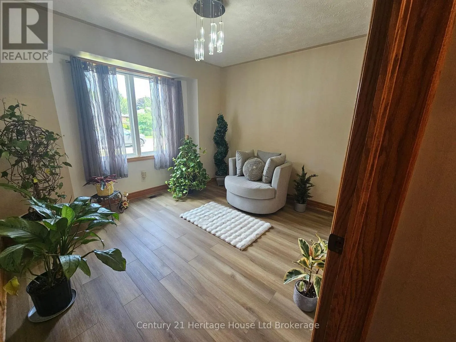 15 GIBSON DRIVE