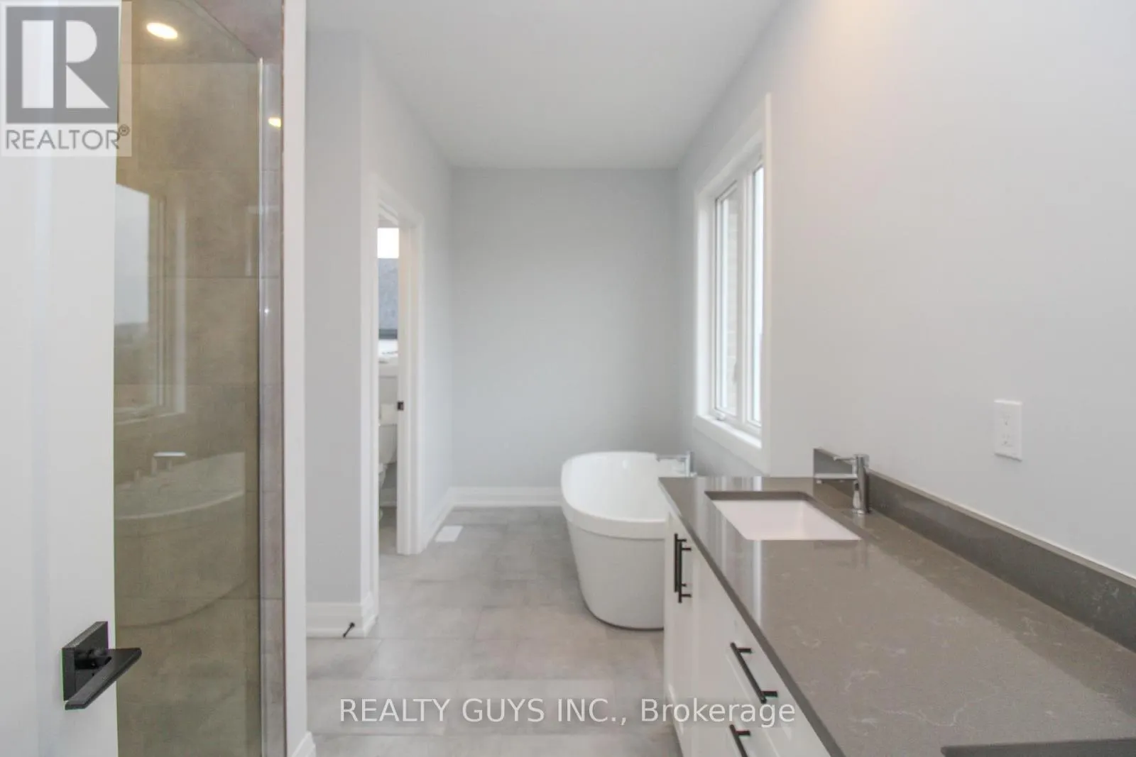 2418 GWENDOLYN COURT