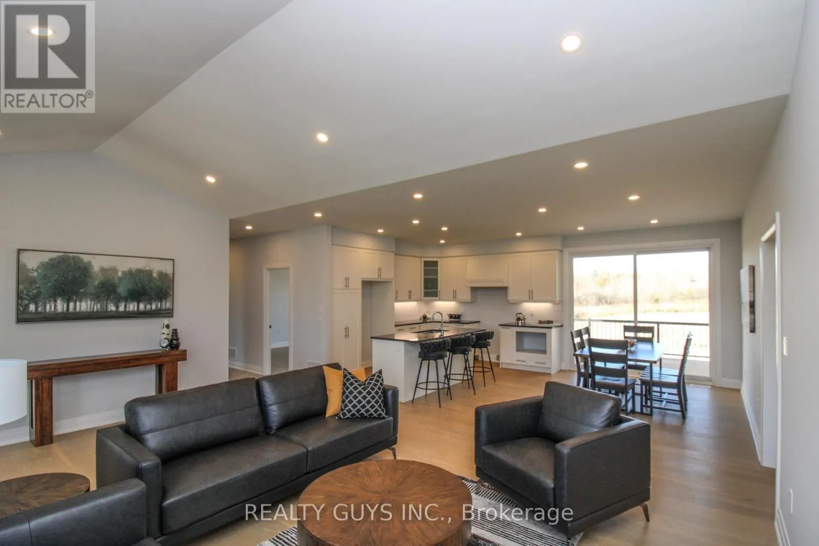 2418 GWENDOLYN COURT