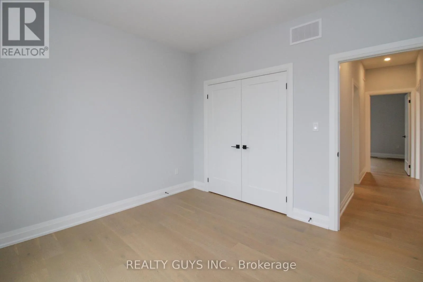 2418 GWENDOLYN COURT