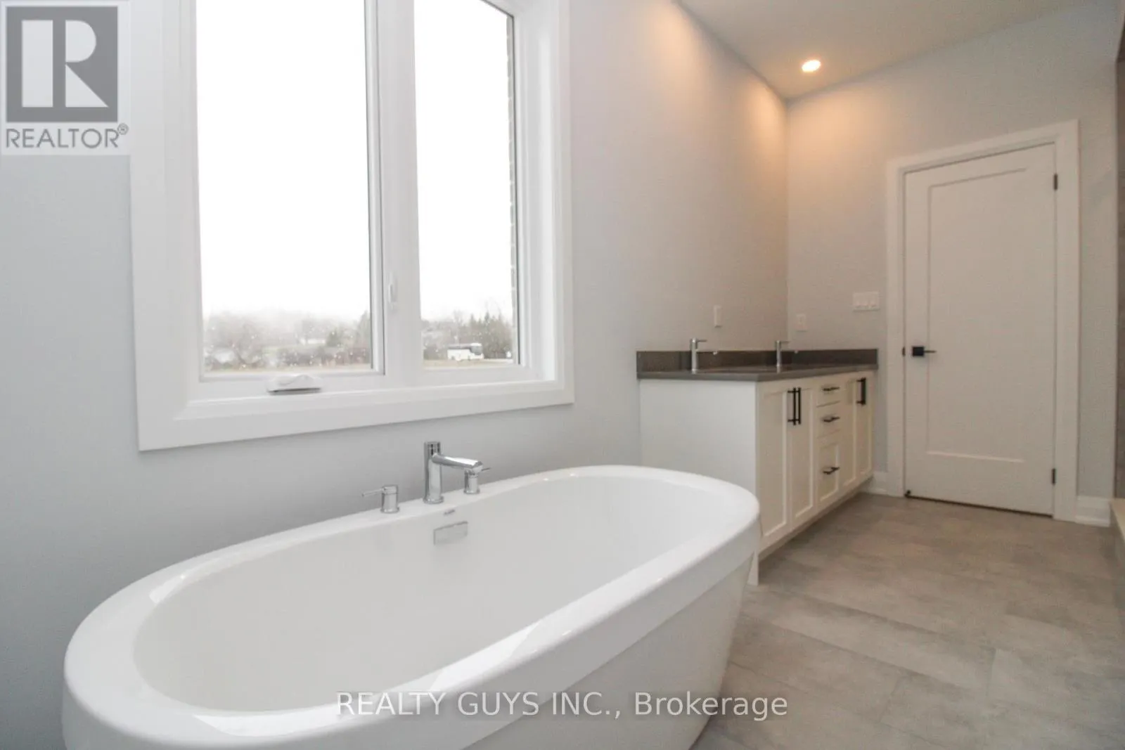 2418 GWENDOLYN COURT