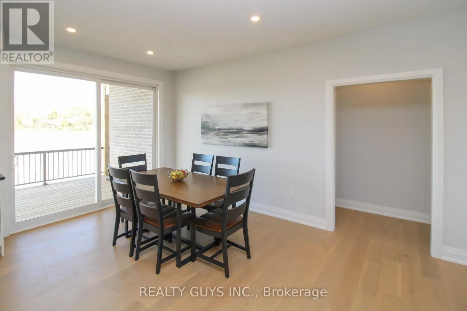 2418 GWENDOLYN COURT