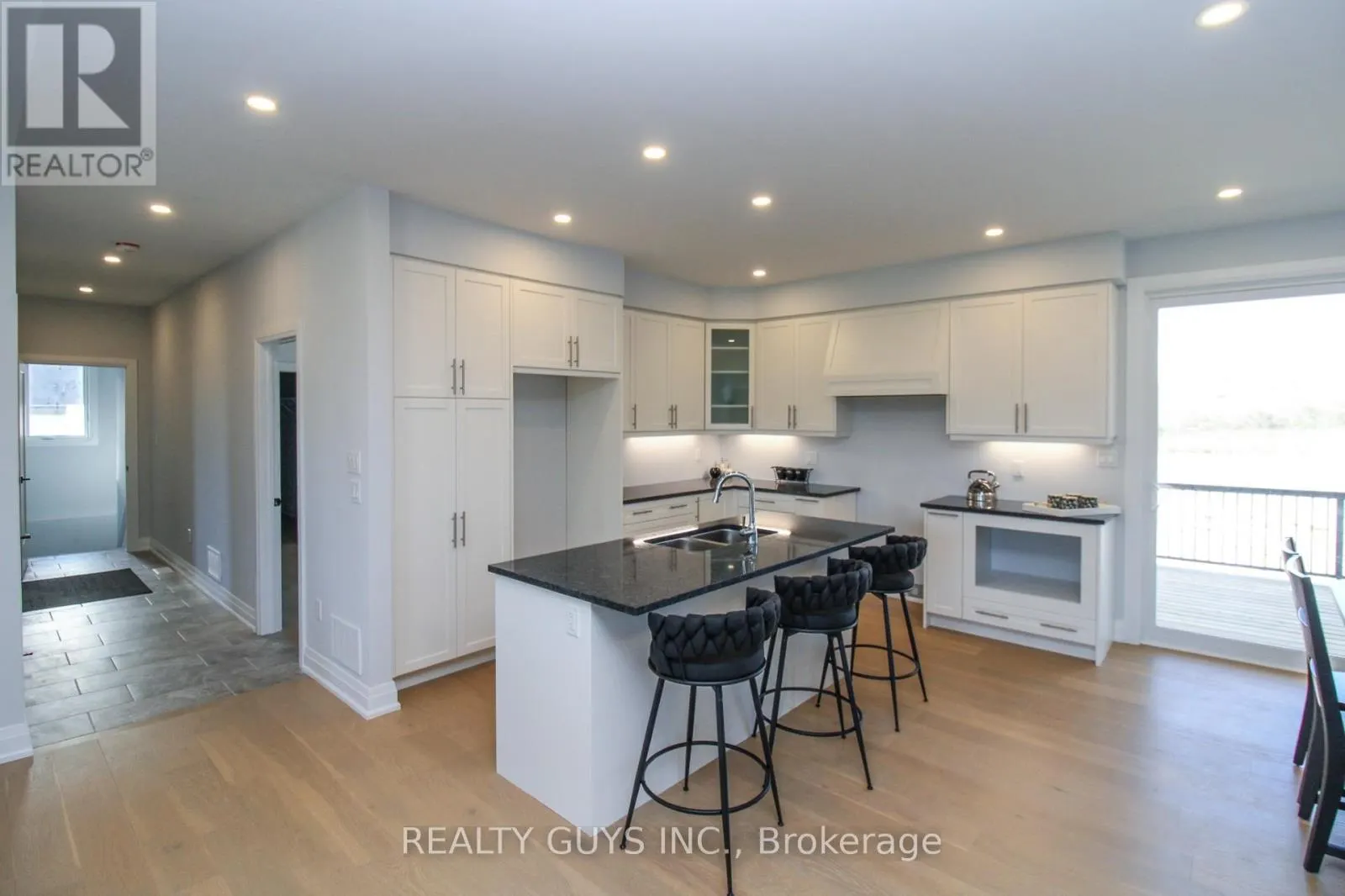 2418 GWENDOLYN COURT