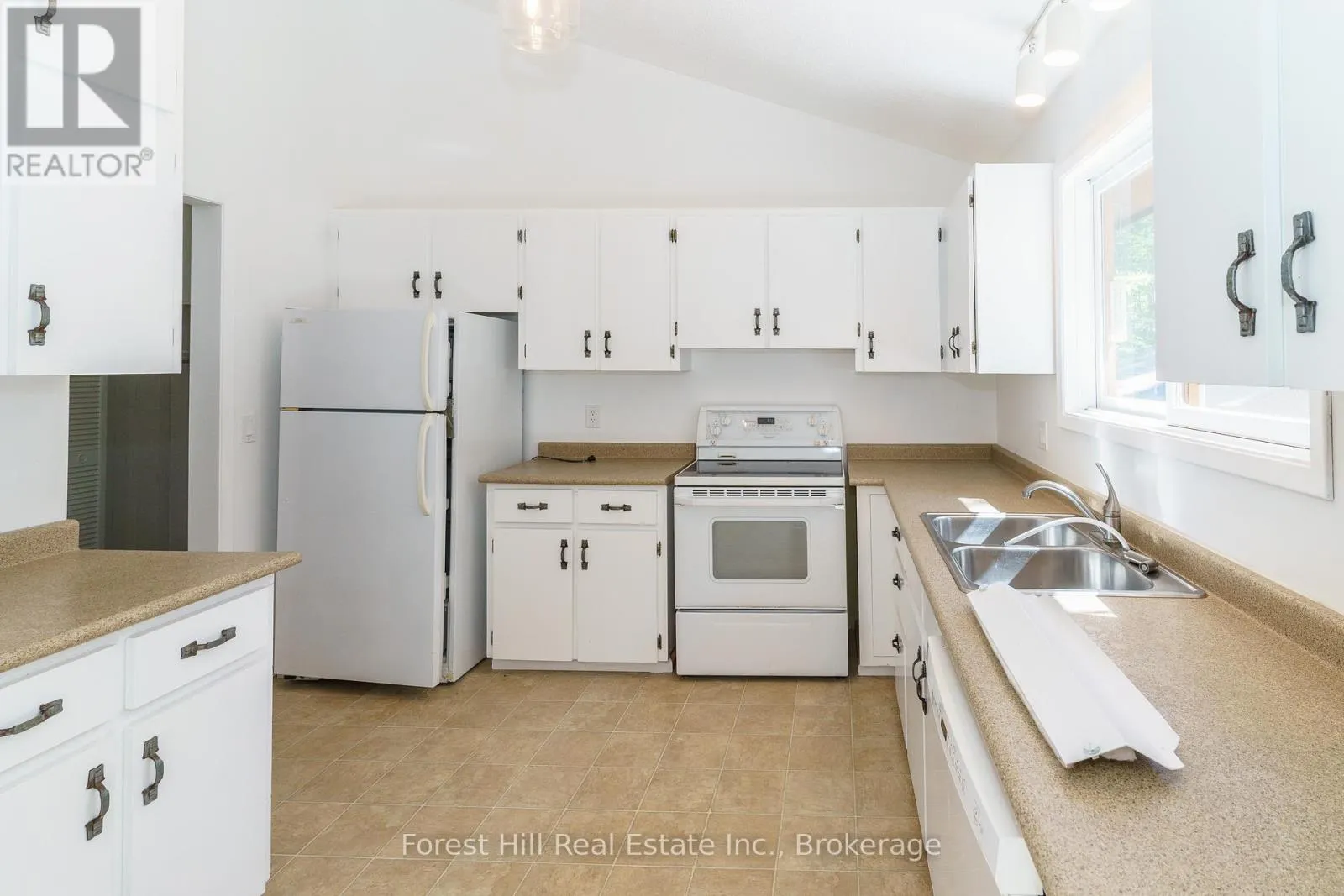2 - 2991 MUSKOKA RD 117 ROAD #2