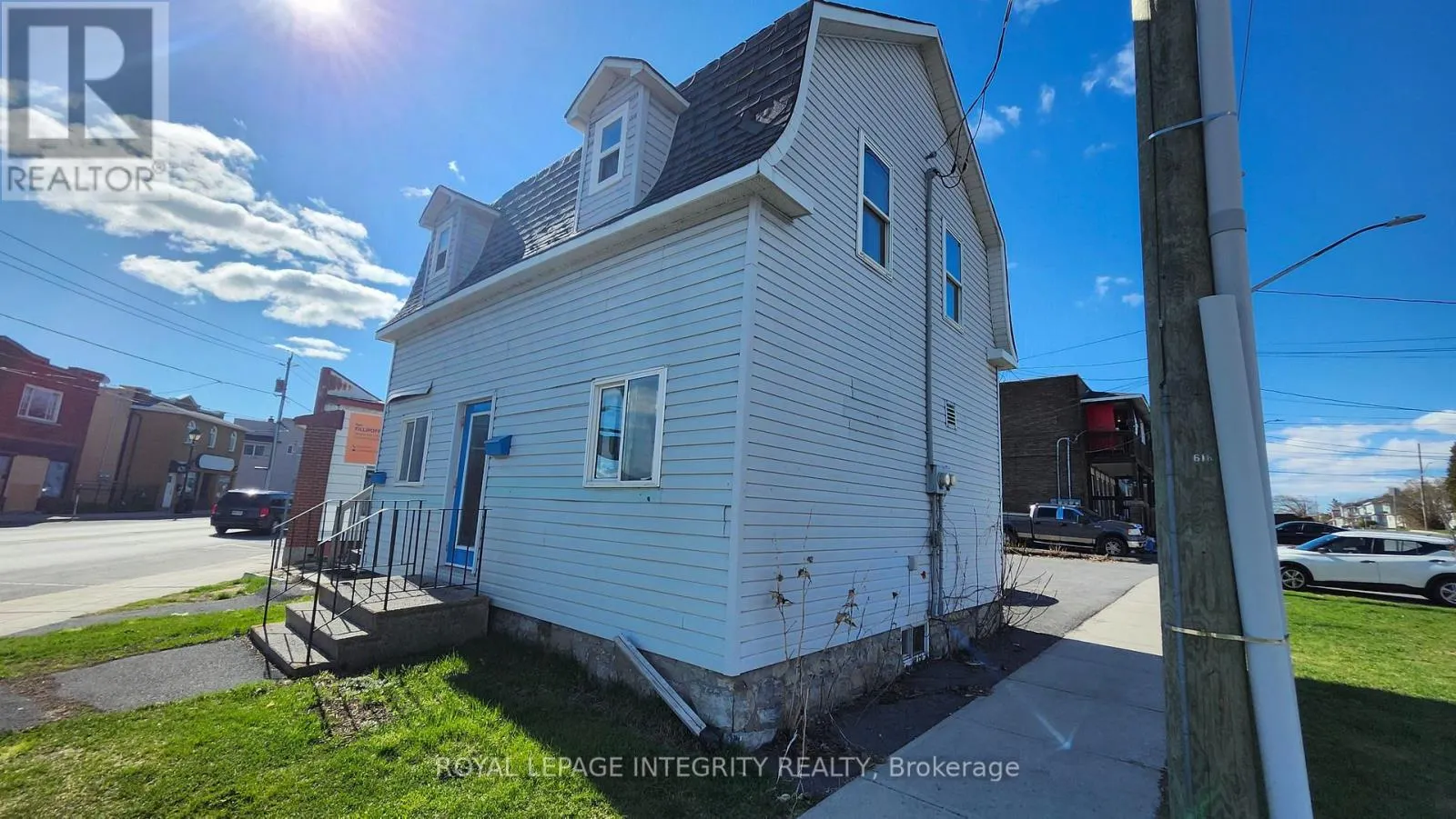 616 MONTREAL ROAD