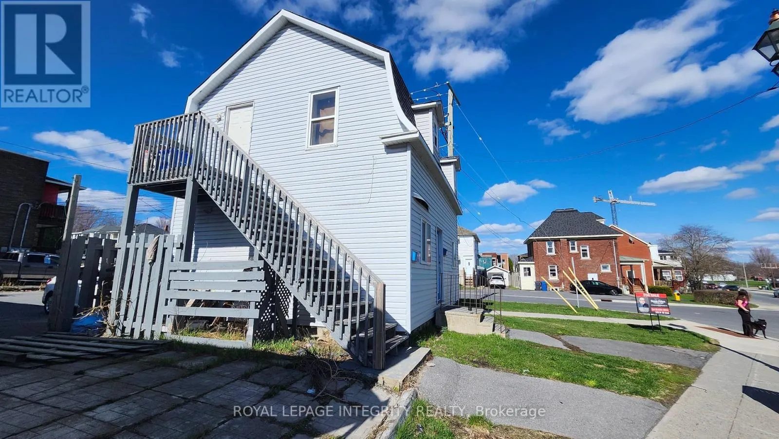 616 MONTREAL ROAD