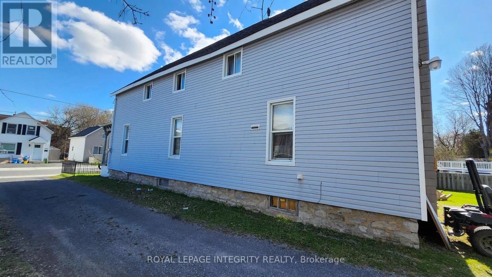 439 3RD STREET E