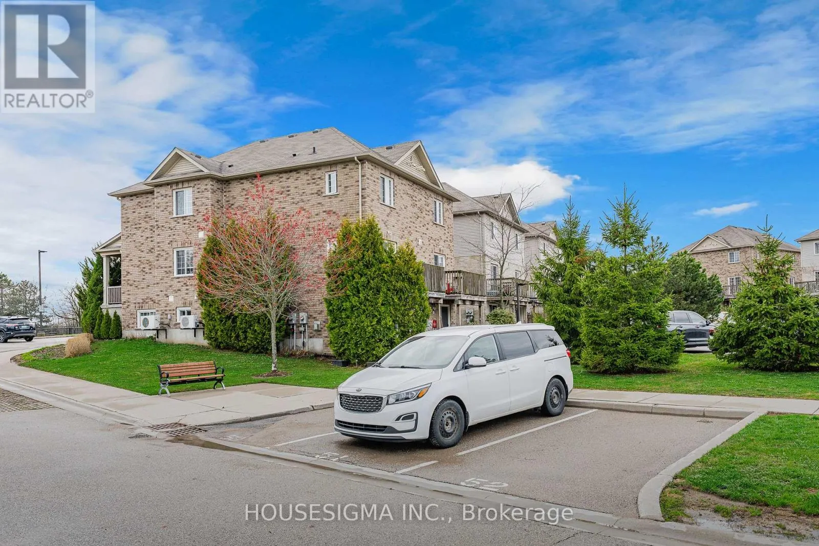 124 - 35 MOUNTFORD DRIVE