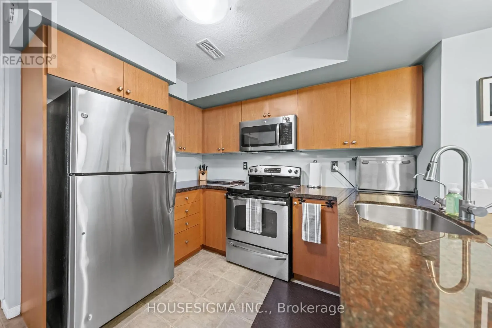124 - 35 MOUNTFORD DRIVE