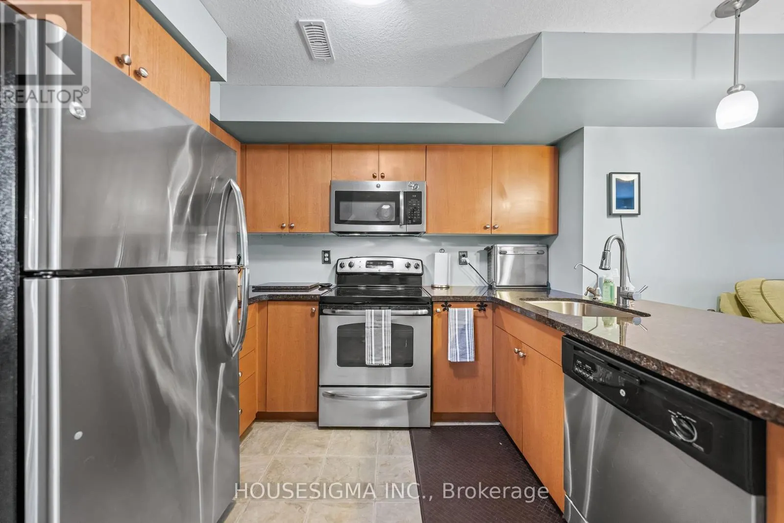 124 - 35 MOUNTFORD DRIVE