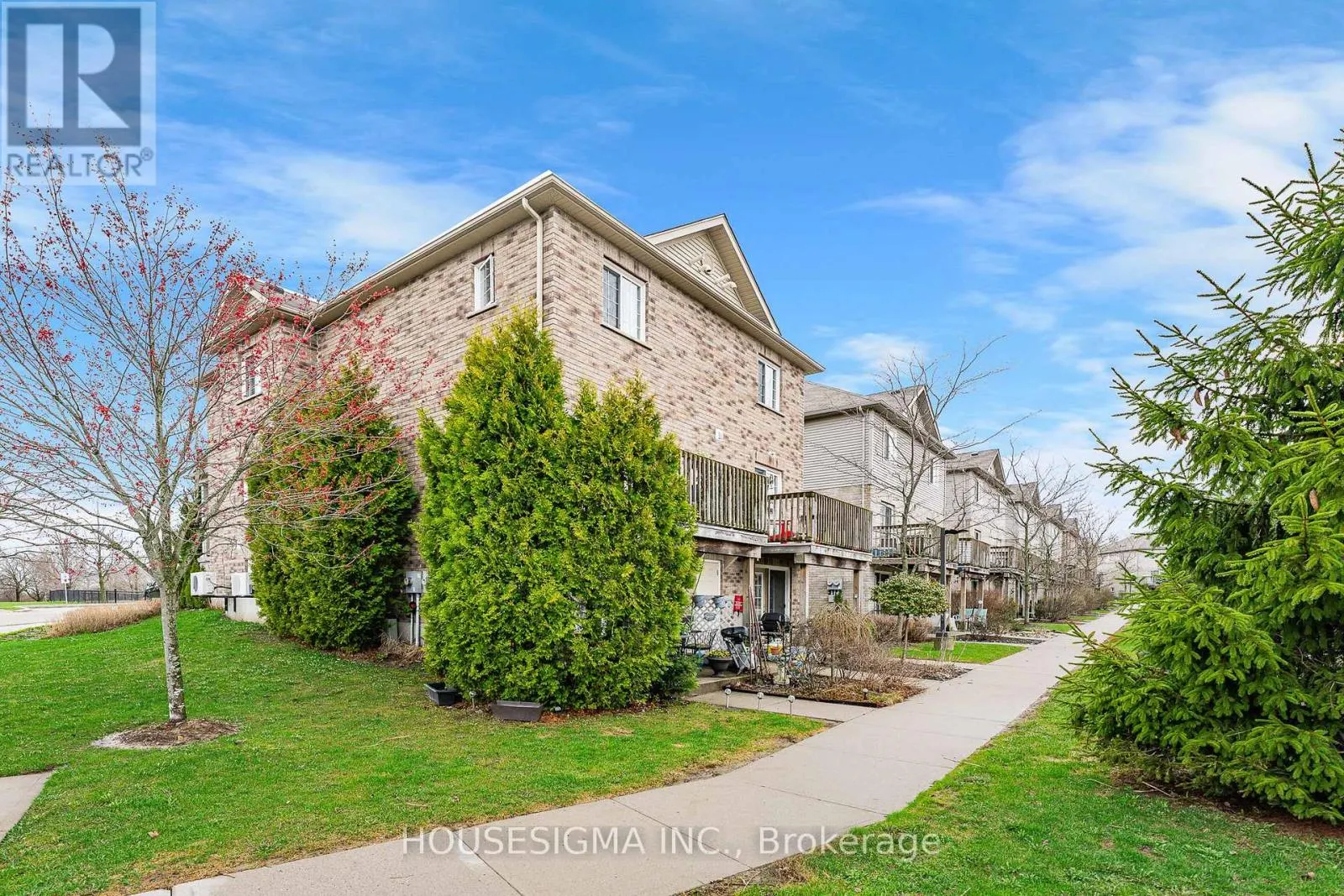 124 - 35 MOUNTFORD DRIVE
