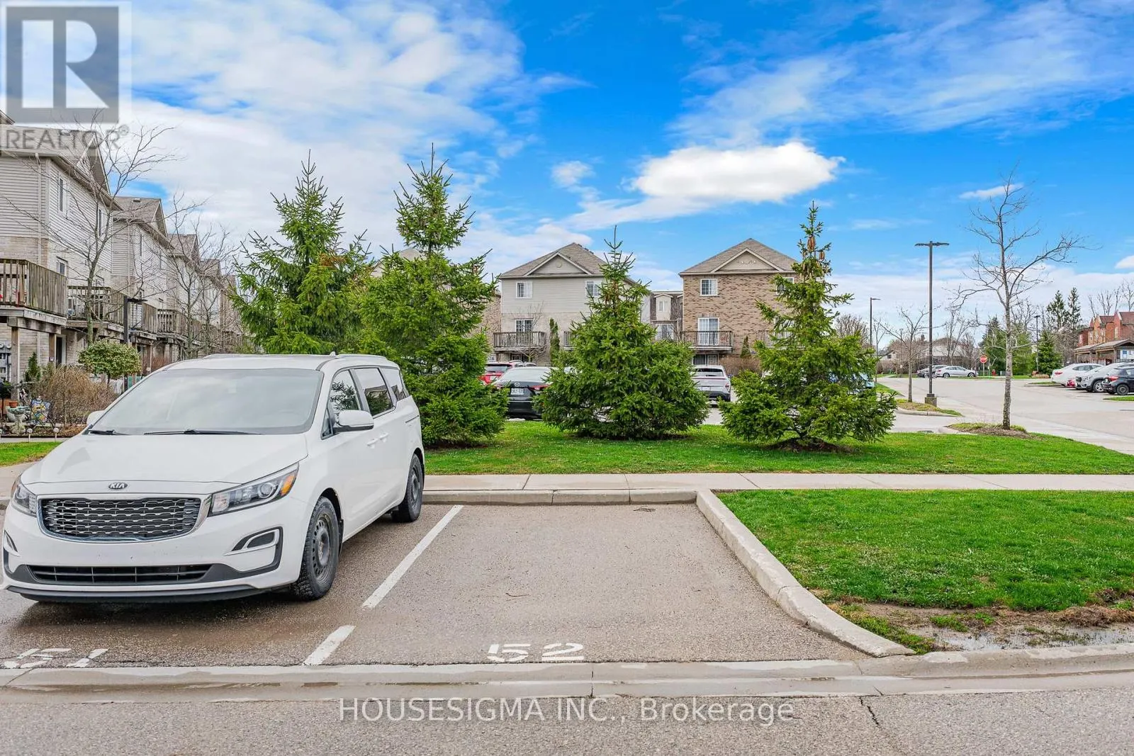 124 - 35 MOUNTFORD DRIVE